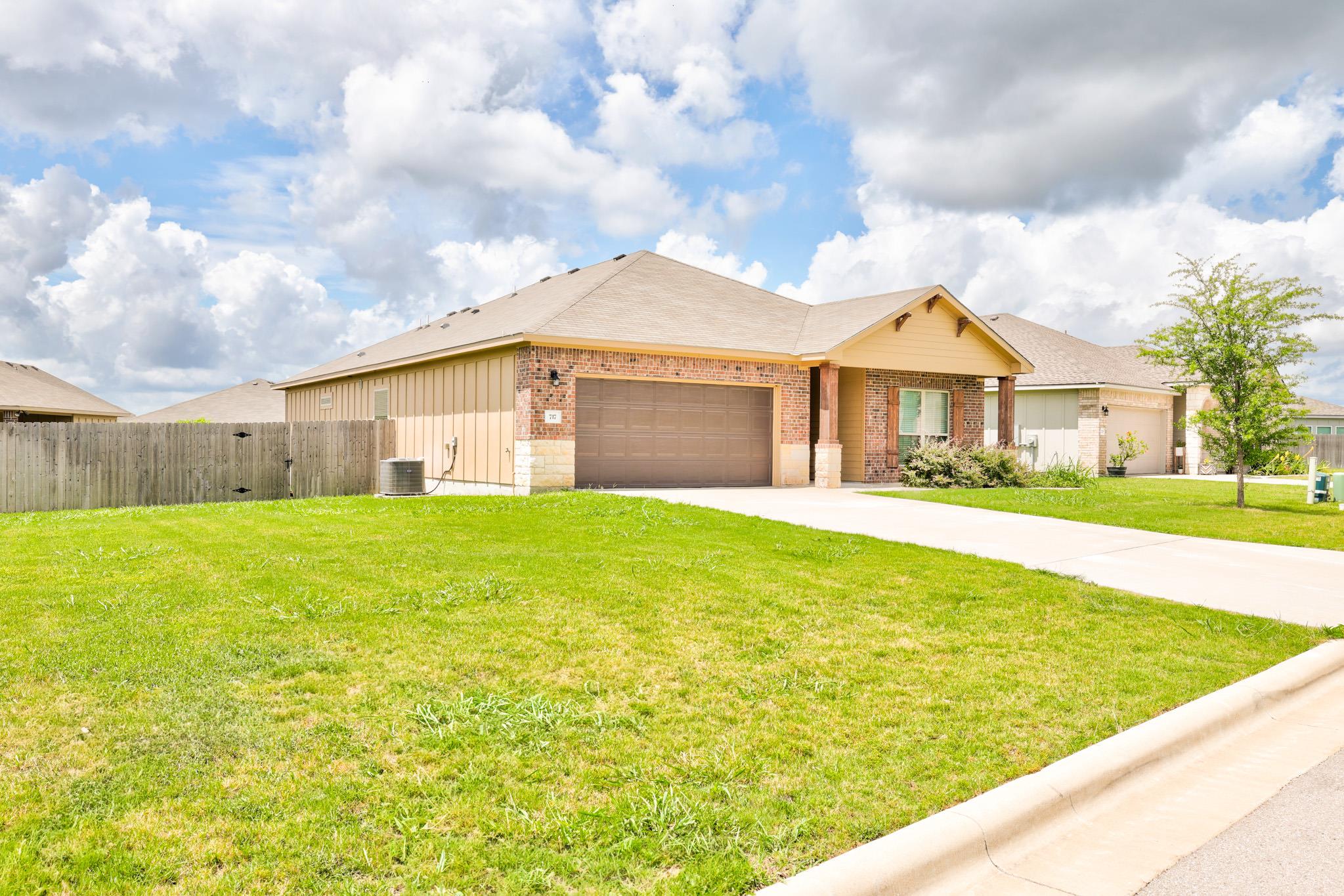 717 Friars Tuck DR