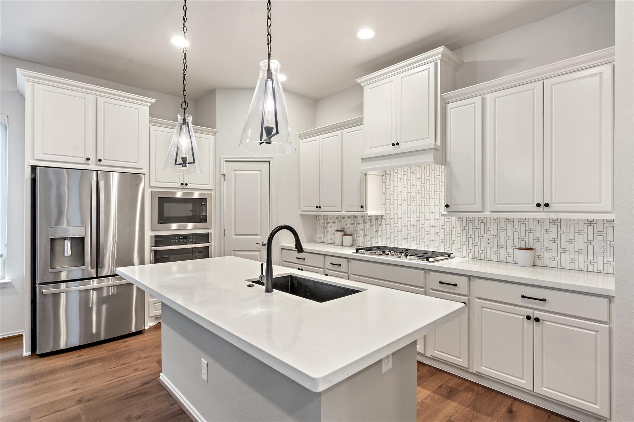 109 Freeman LOOP