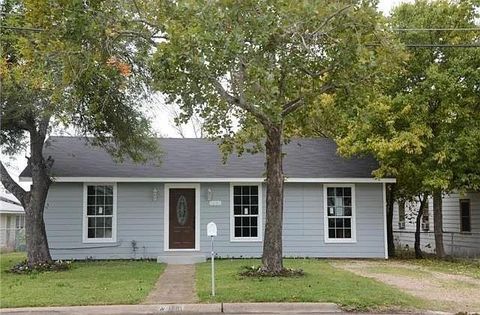 Photo of 1001 Taulbee LN, Austin, TX 78757 (MLS # 4937465)