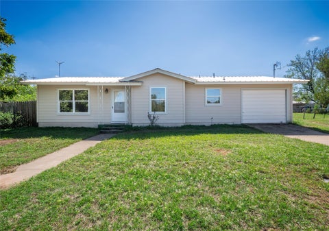 Photo of 906 E Brown ST, Llano, TX 78643 (MLS # 7578349)