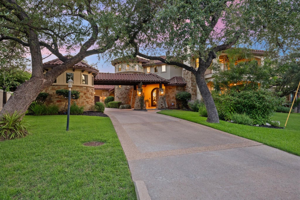 Photo of 407 HURST CREEK RD, Lakeway, TX 78734 (MLS # 6853605)