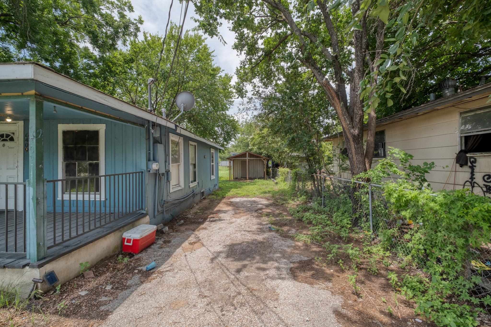 6409 Del Monte RD