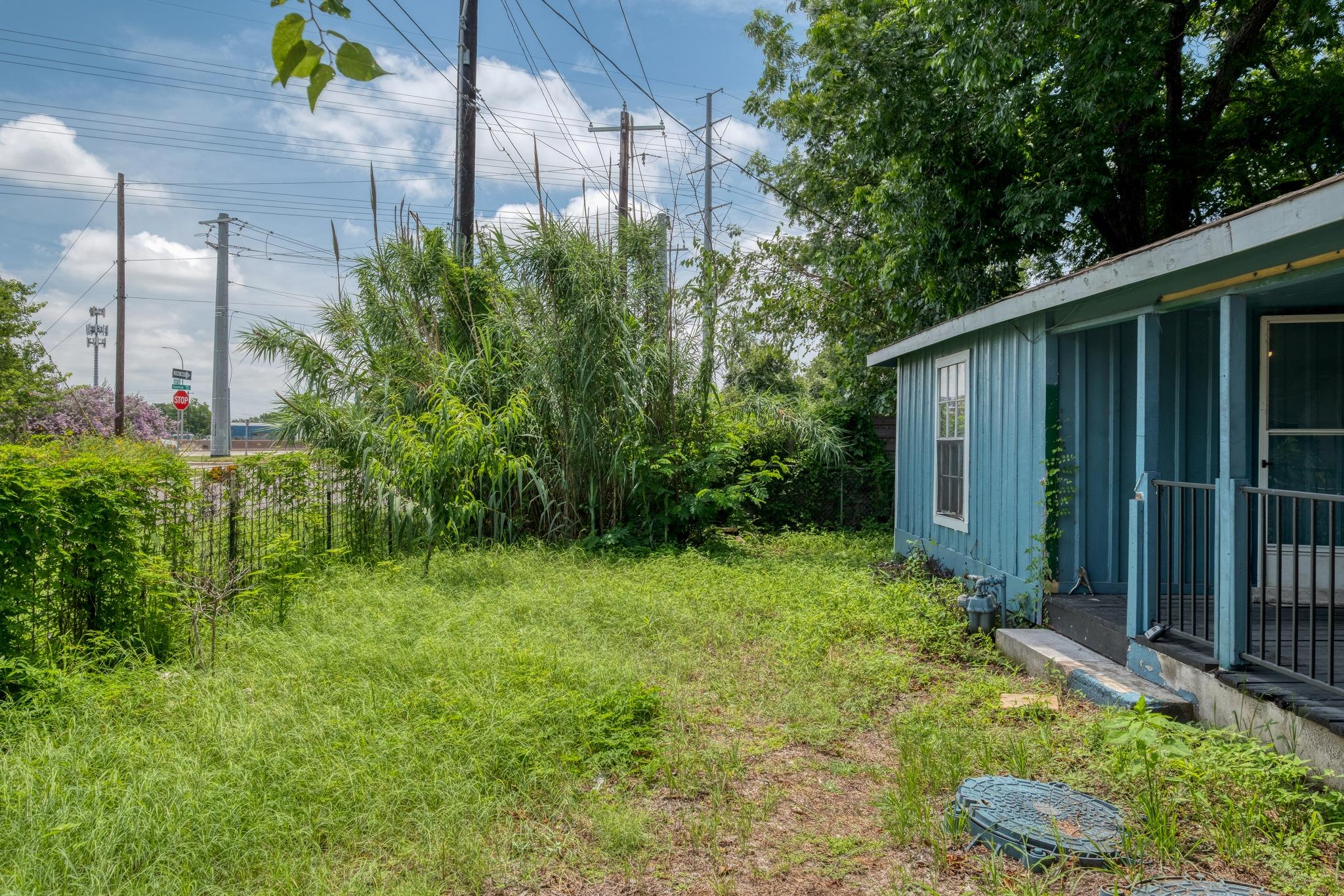 6409 Del Monte RD