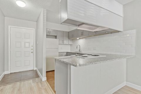 Tiny photo for 2122 Hancock DR #105, Austin, TX 78756 (MLS # 6666361)