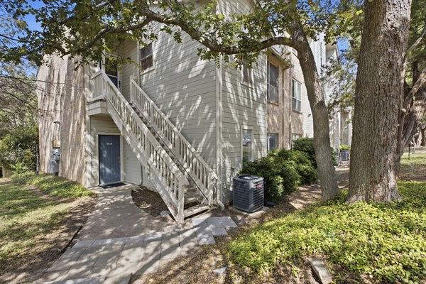 2450 WICKERSHAM LN APT 1001, AUSTIN, TX 78741 - Image 02fa7df1d093d25df776bedebcc01ed0/3837767686