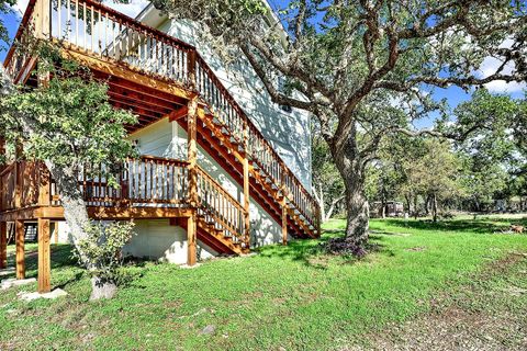 Photo of 207 Oakwood LOOP, San Marcos, TX 78666 (MLS # 1712183)
