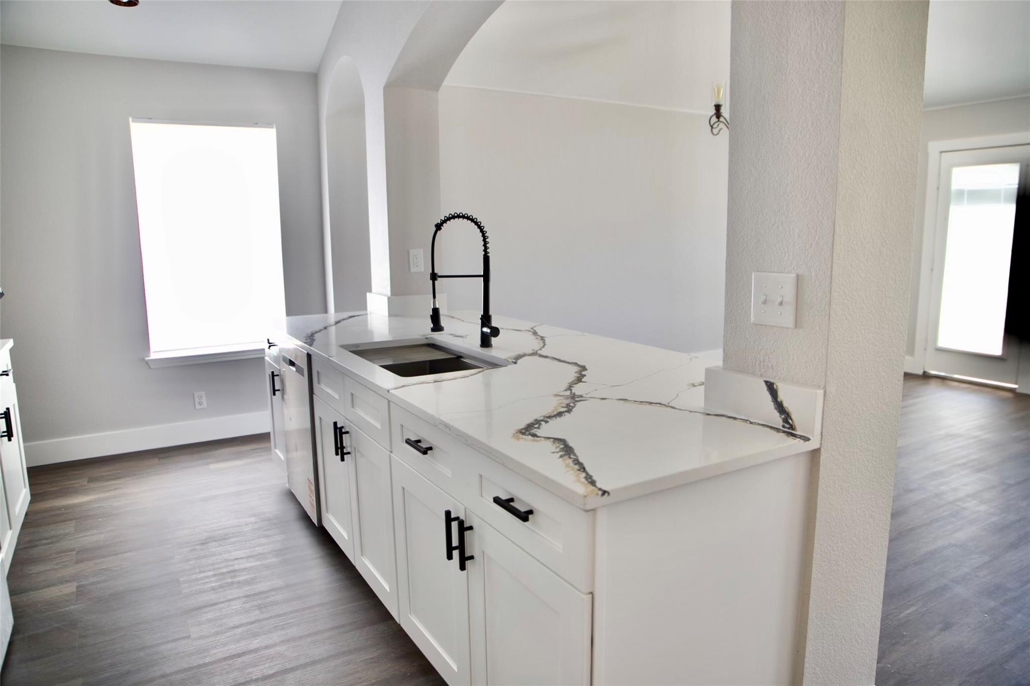 19120 Leigh LN D40