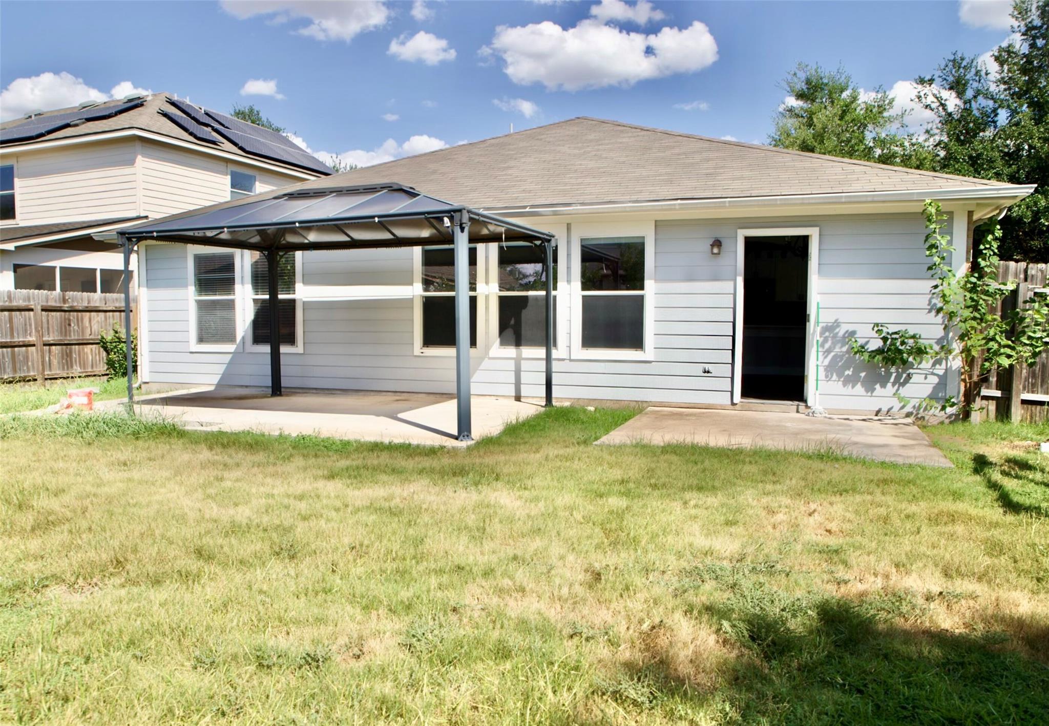 19120 Leigh LN D40