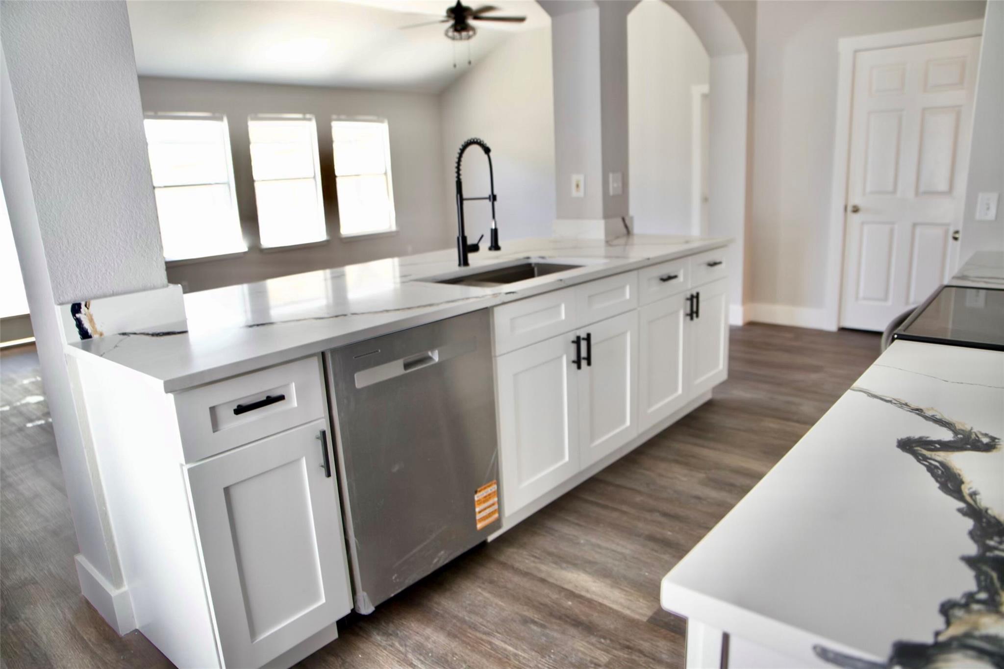 19120 Leigh LN D40