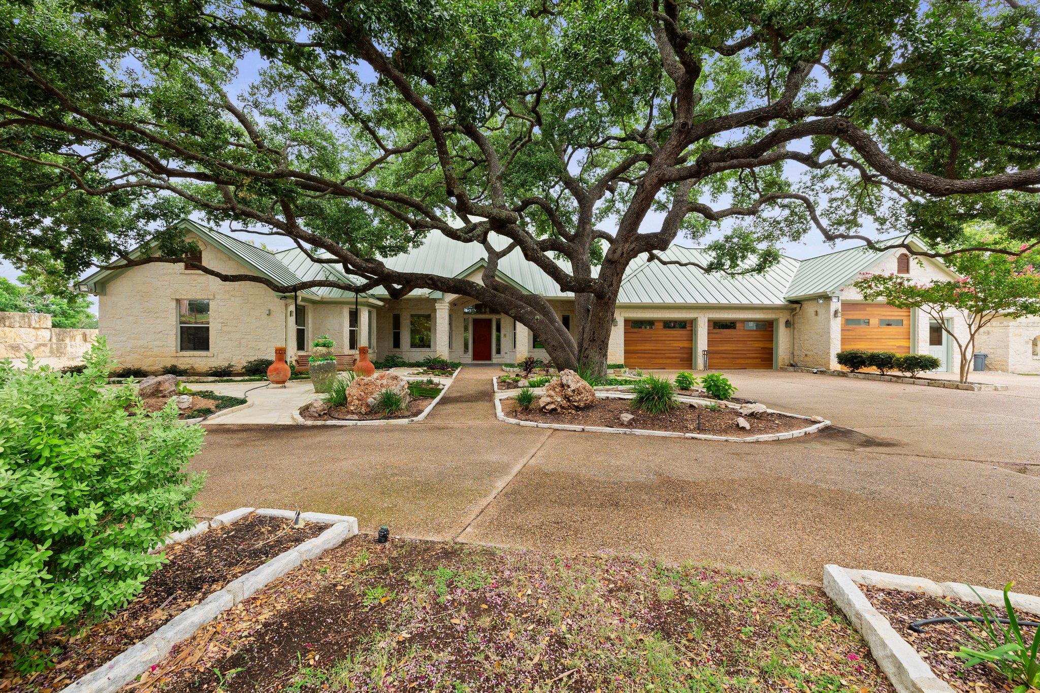 203 Senisa DR