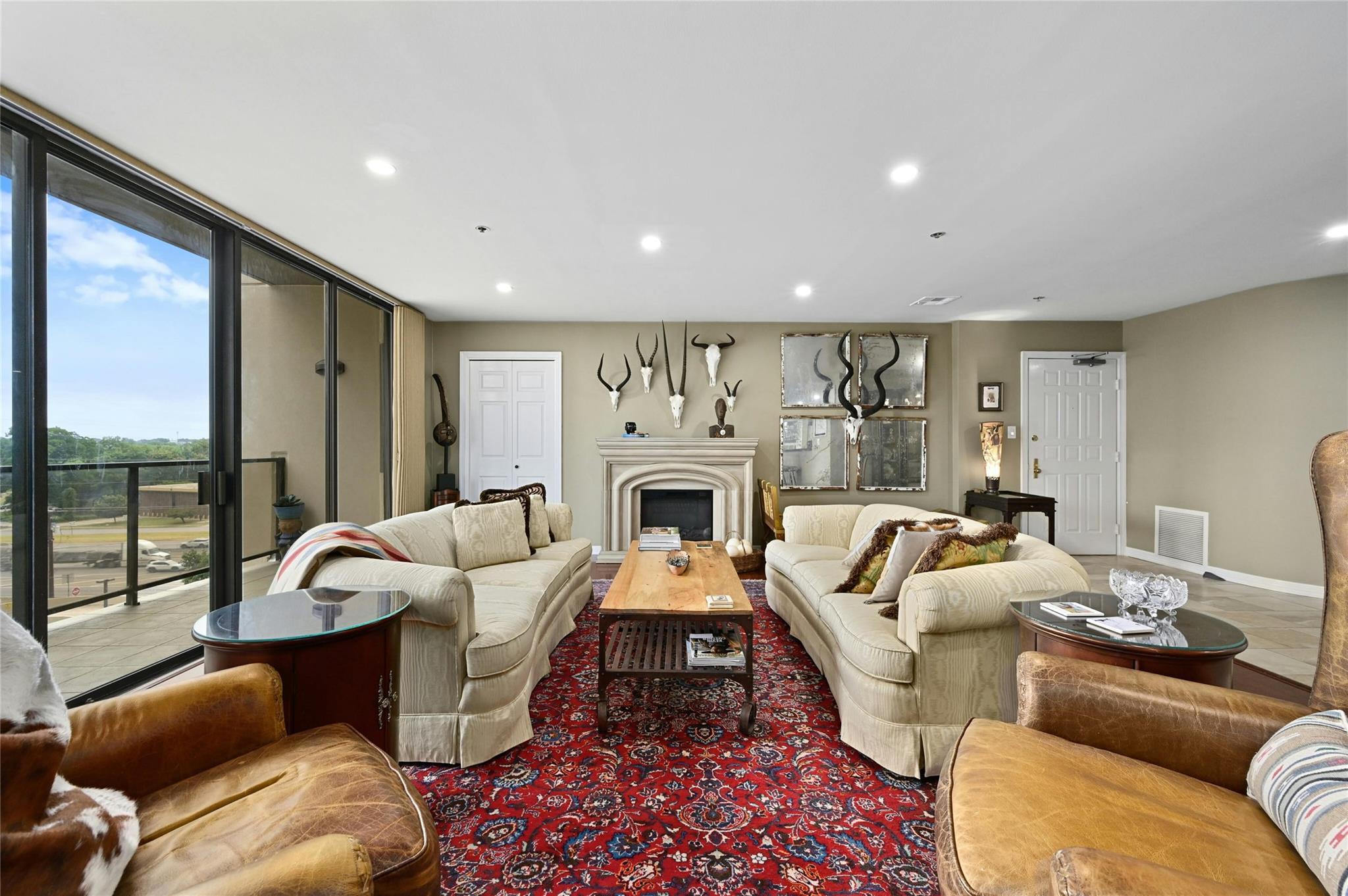 40 N Interstate Highway 35 8C1