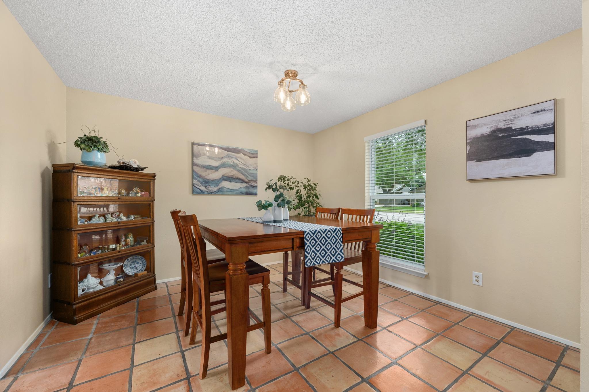 1700 E Messick LOOP