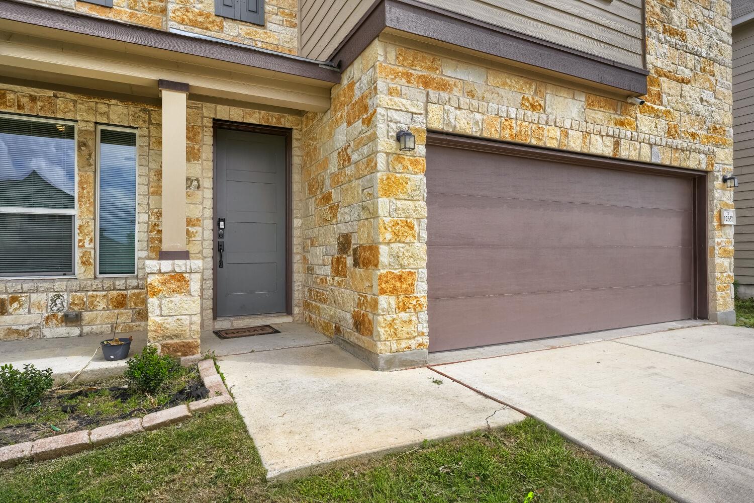 12637 Orchard Grove LN