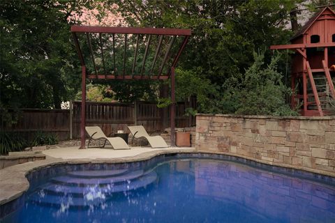 Tiny photo for 1503 Cliffside DR, Austin, TX 78704 (MLS # 1523063)