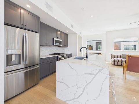 5912 Harold CT 105 Austin TX 78721