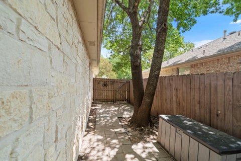 Tiny photo for 17002 Cranston DR, Round Rock, TX 78664 (MLS # 2119469)