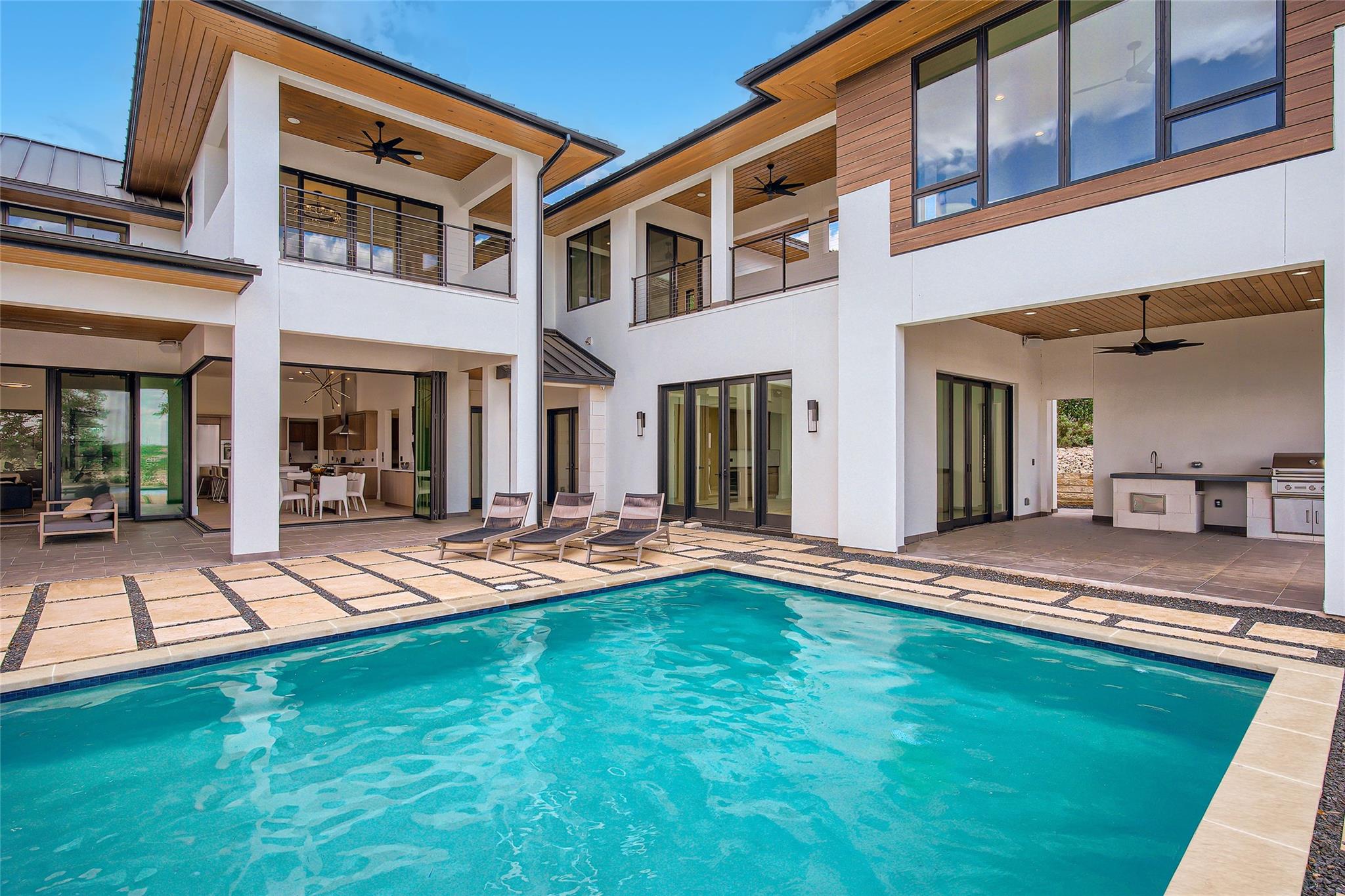 6412 Lantern View DR