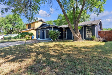 Photo of 5000 Fontenay DR, Austin, TX 78744 (MLS # 4414066)