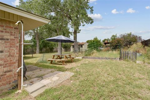 Single Family Residence in Austin TX 5600 Buffalo PASS 18.jpg