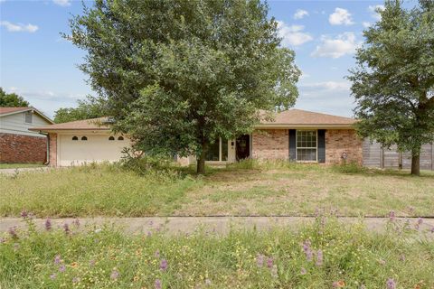 Single Family Residence in Austin TX 5600 Buffalo PASS 38.jpg