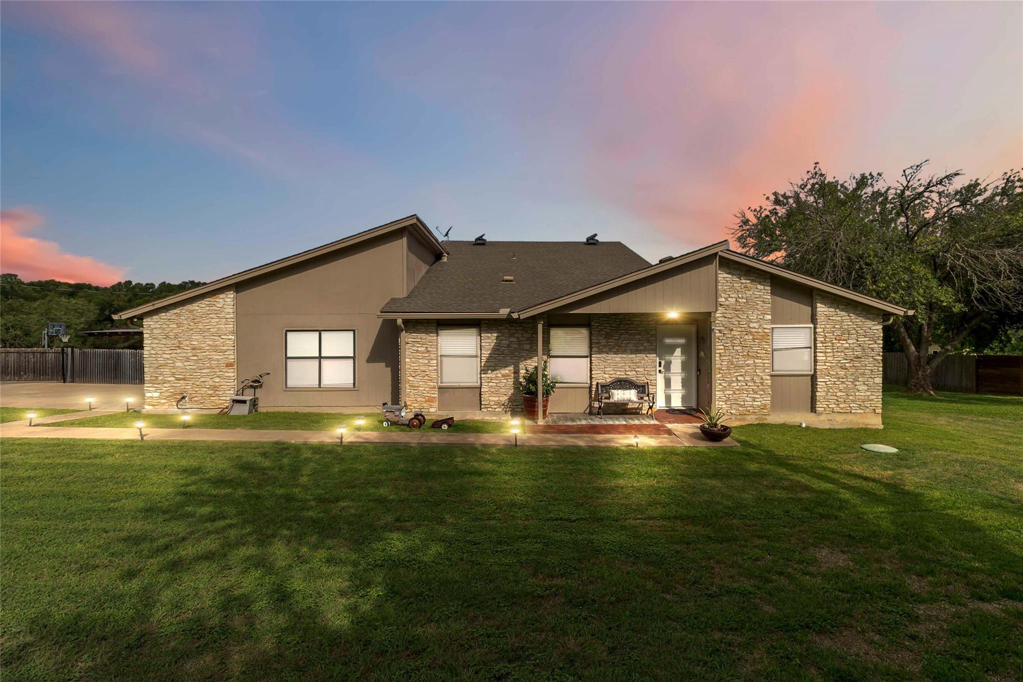 305 Canyon Wren DR