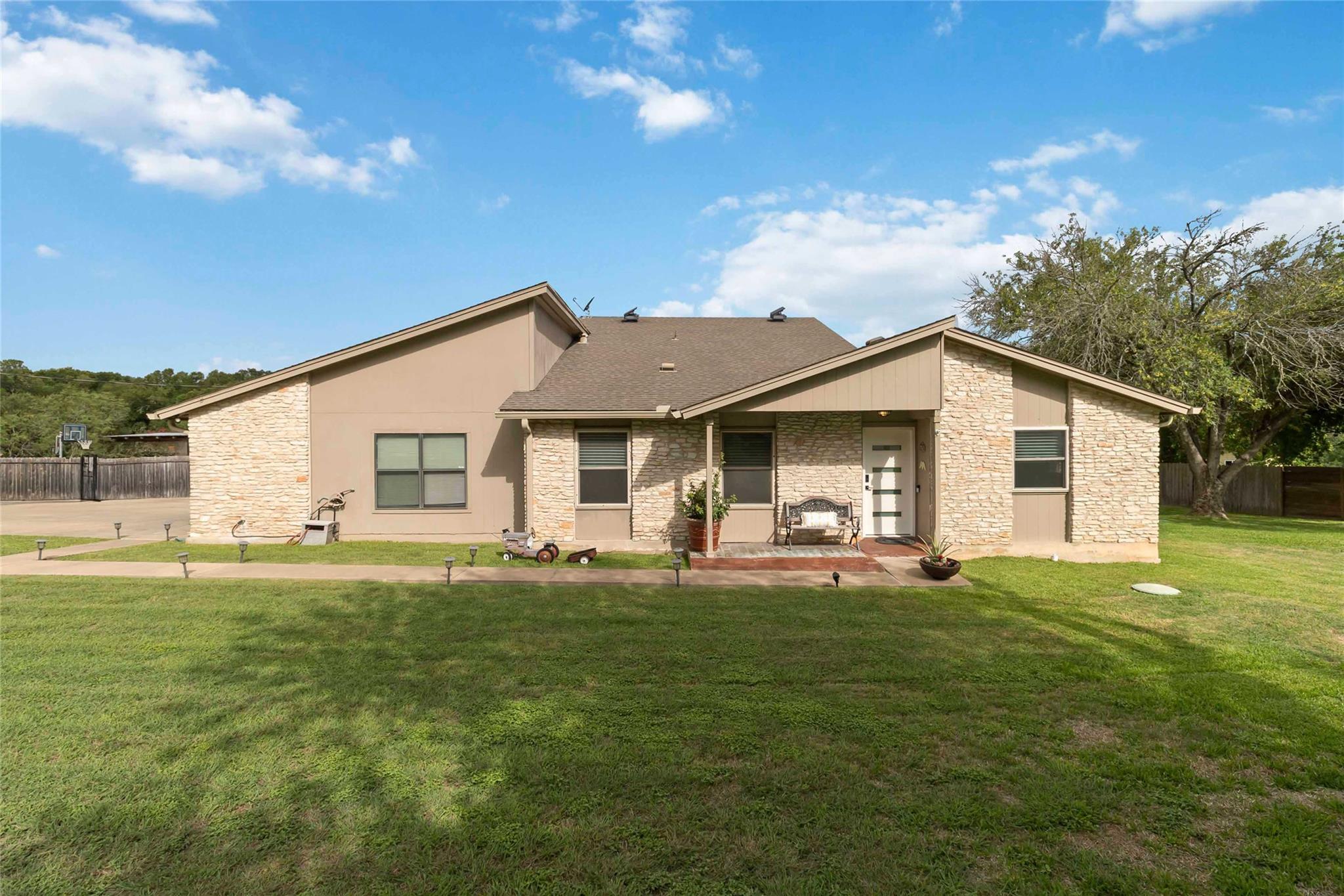 305 Canyon Wren DR