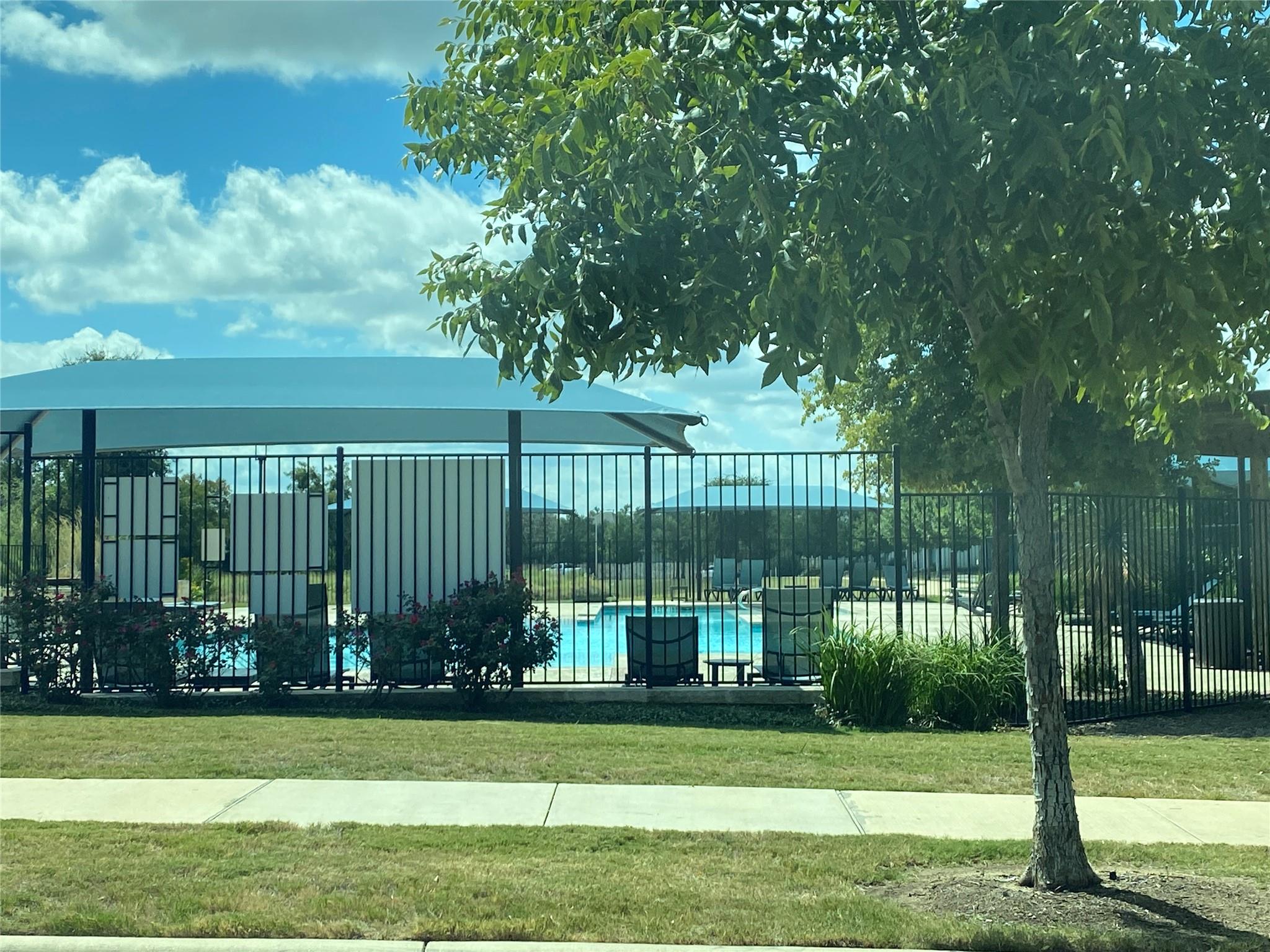 1712 Artesian Springs XING