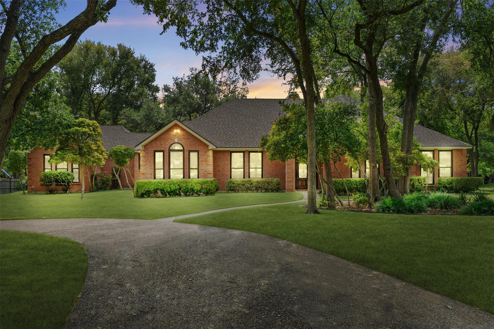 518 Riverwood DR