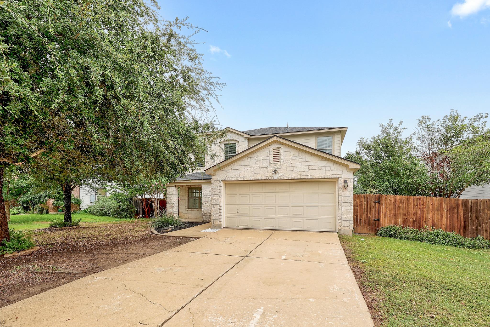 335 Mistletoe LN