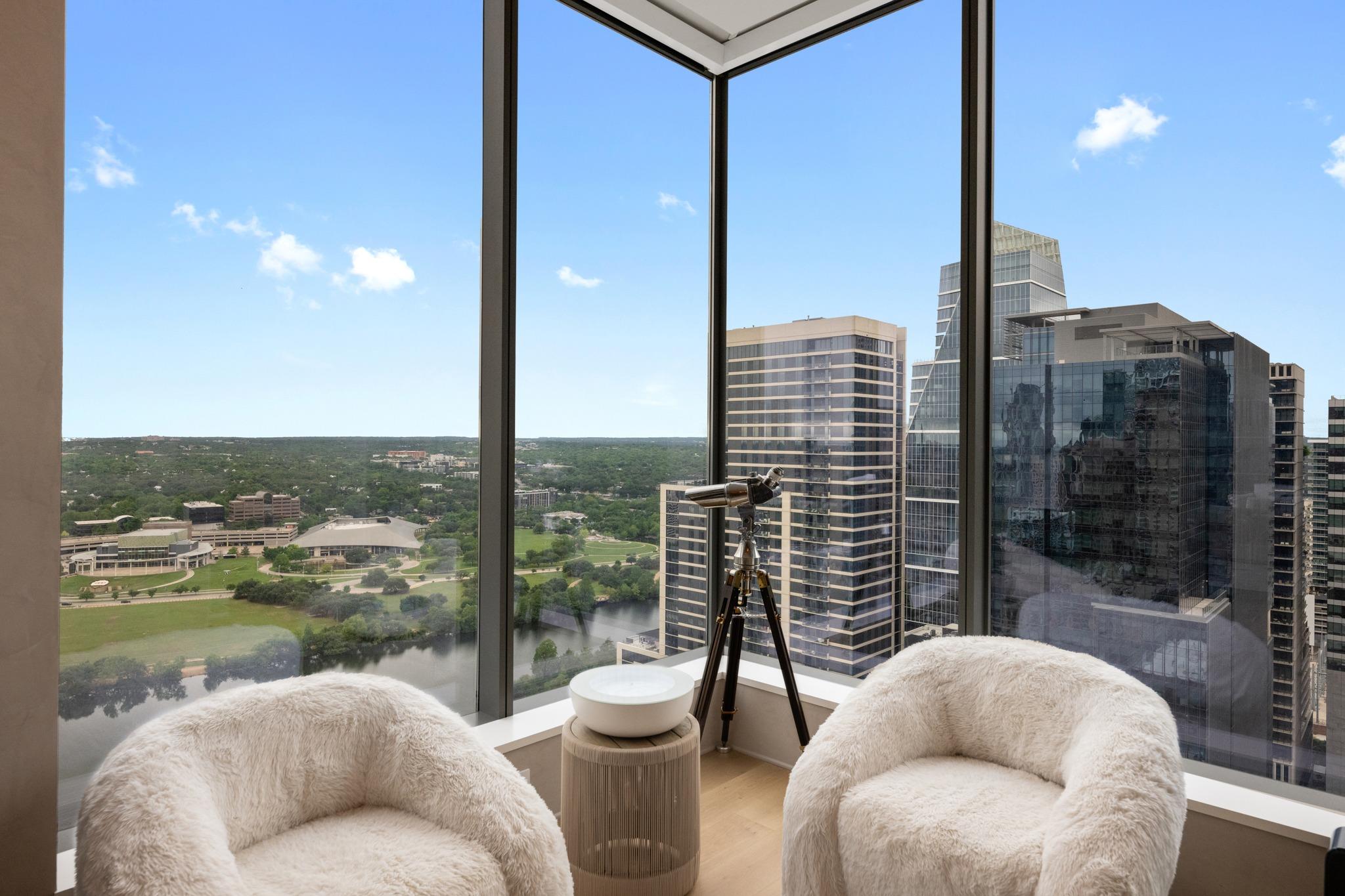 210 Lavaca ST 2706