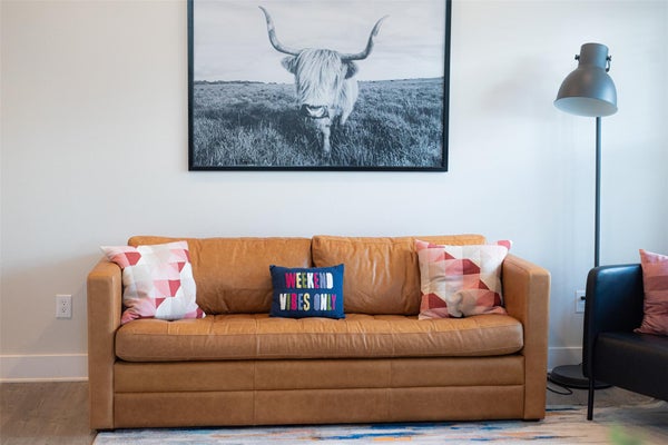930 S EAGLE ST # 202, FREDERICKSBURG, TX 78624 - Image 03e63c0f3df7eb2bd42f20c809fdd280/4049500561
