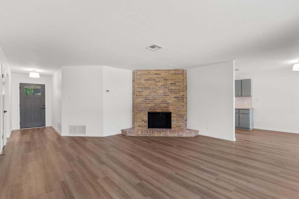 Photo of 10510 School House LN, Austin, TX 78750 (MLS # 7419352)
