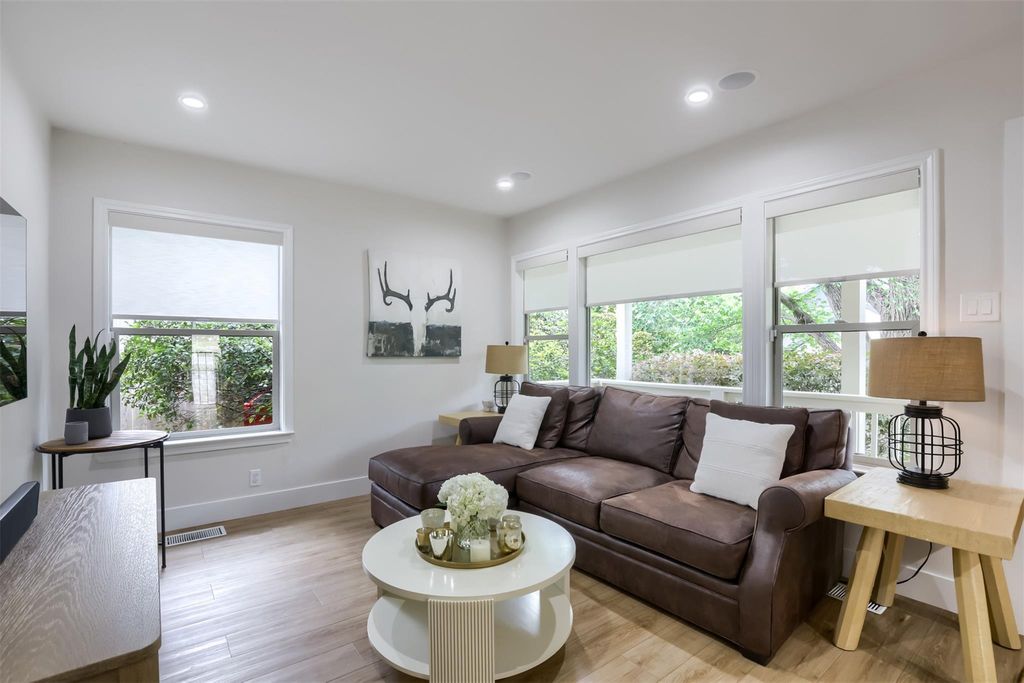 Photo of 4807 Woodview Ave, Austin, TX 78756 (MLS # 4811619)