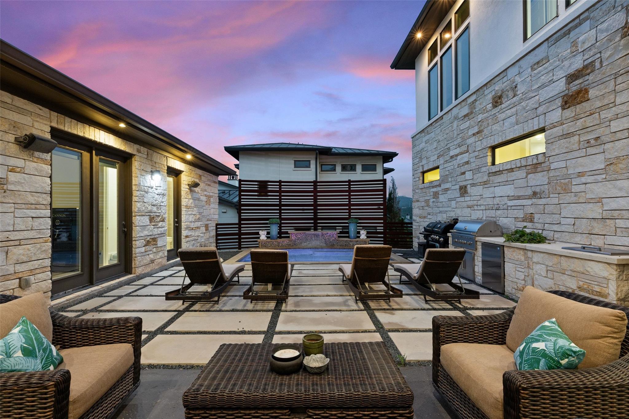 106 Bisset CT