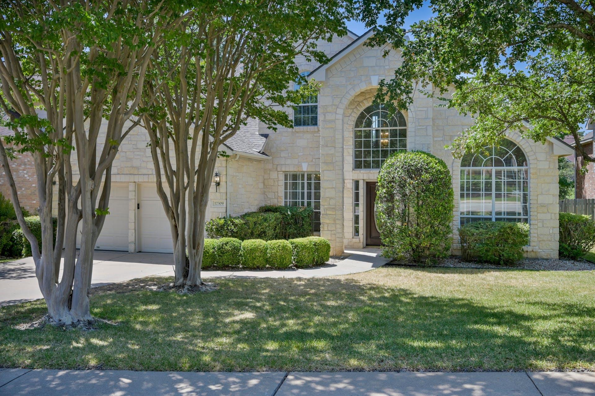 Welcome to 12309 Pleasant Hill Ct.