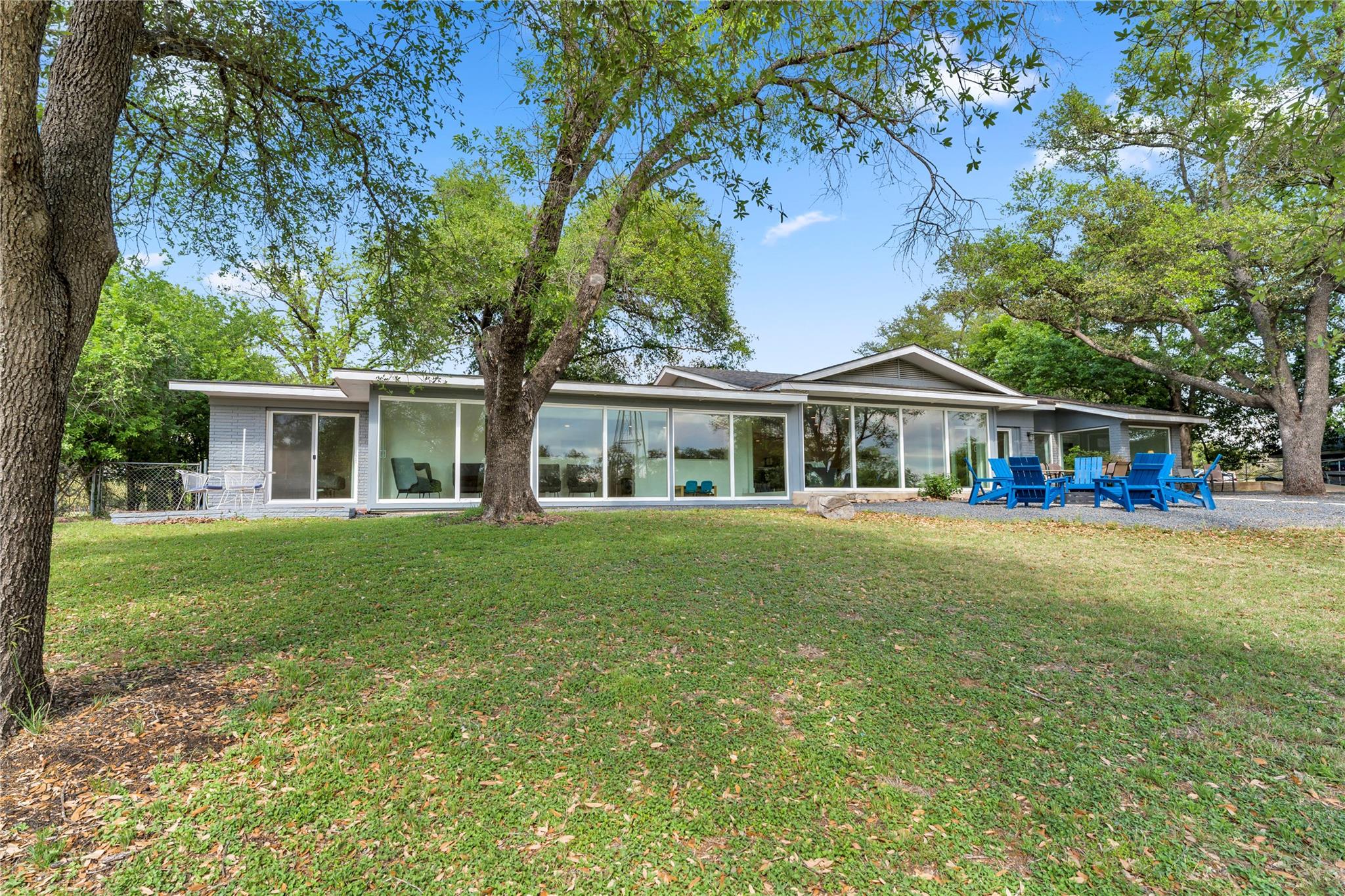 4310 River Oaks DR