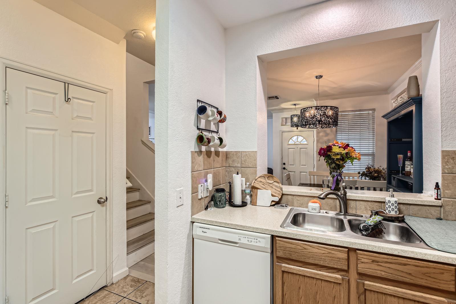 2642 Grayson WAY