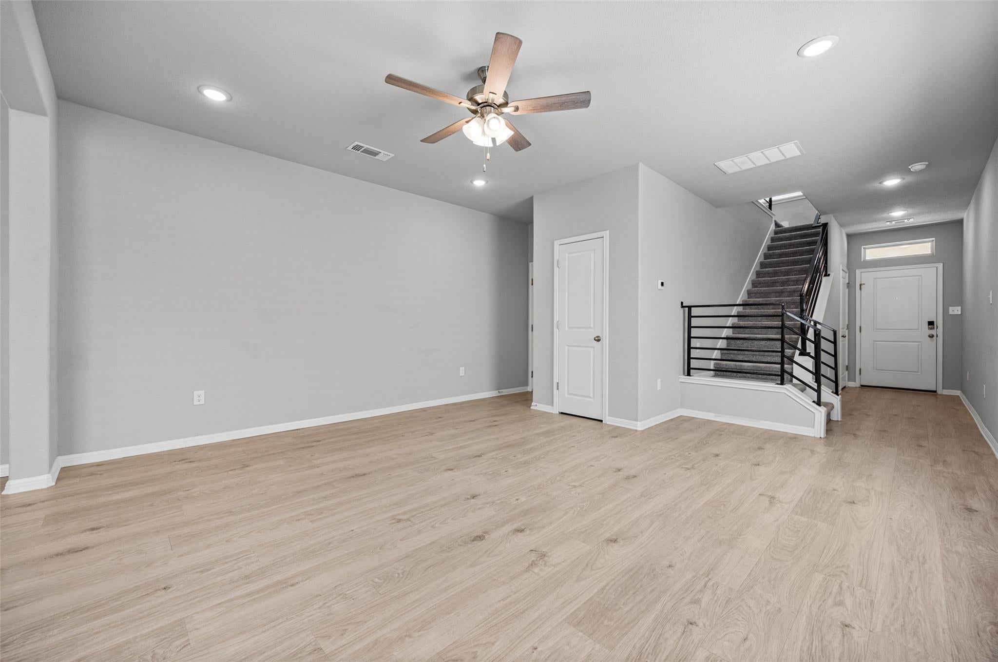 142 Goosewinged DR