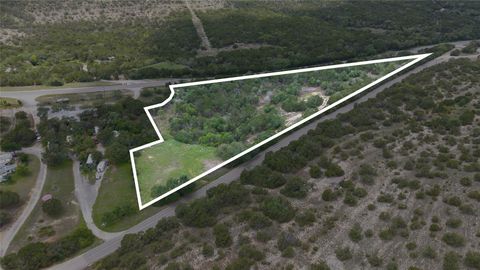 Photo of 424 Spoke Hollow RD, Wimberley, TX 78676 (MLS # 4315756)