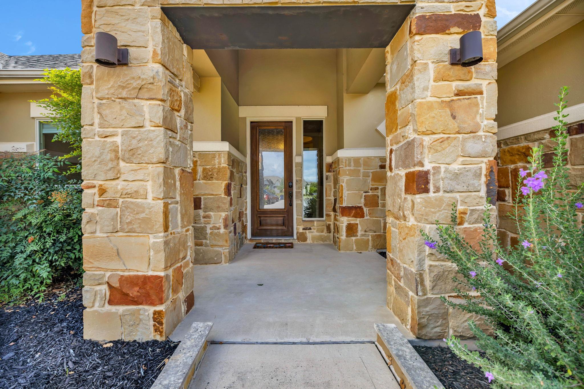 221 Garden Gate LN