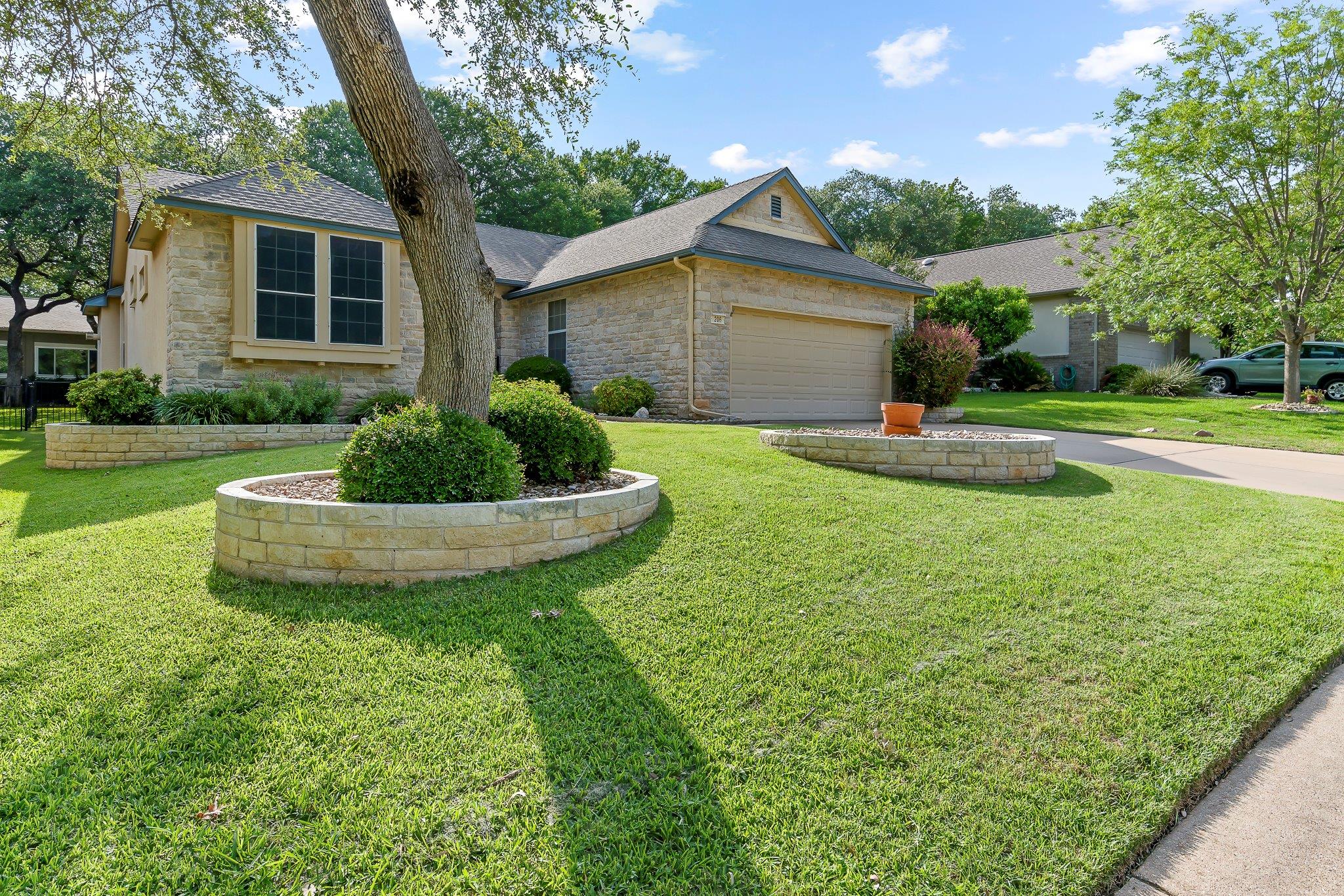206 Whispering Wind DR