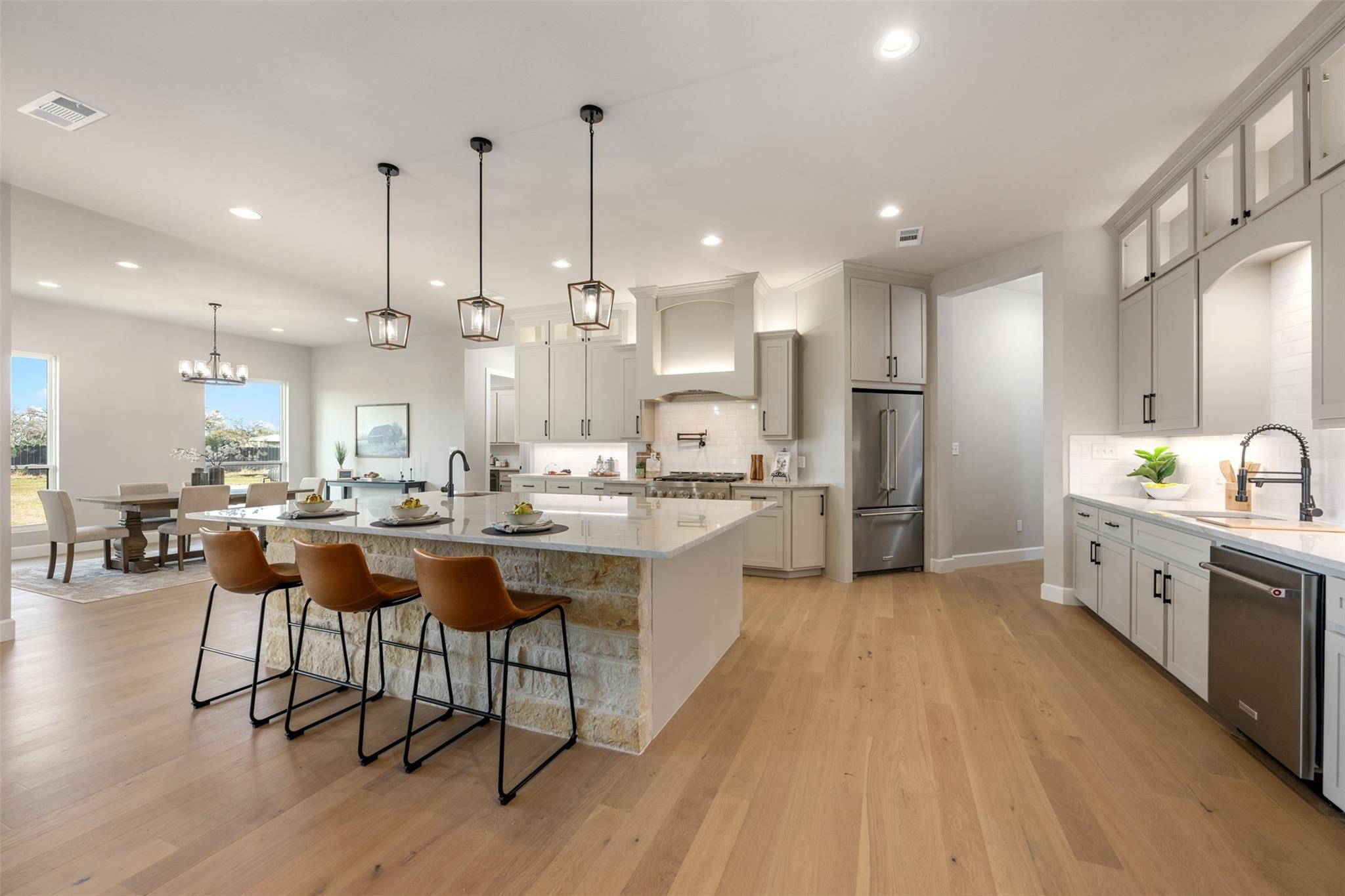 713 San Gabriel Ranch RD