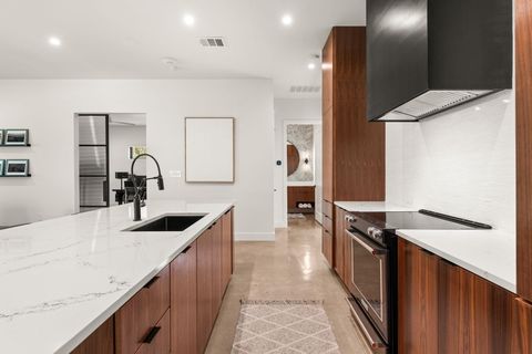 Tiny photo for 1501 E Lakeland DR, Austin, TX 78732 (MLS # 2183880)