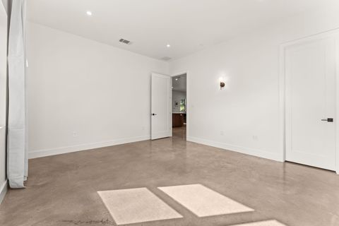 Tiny photo for 1501 E Lakeland DR, Austin, TX 78732 (MLS # 2183880)
