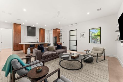 Tiny photo for 1501 E Lakeland DR, Austin, TX 78732 (MLS # 2183880)