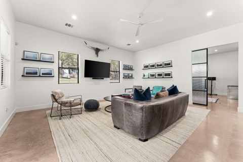 Tiny photo for 1501 E Lakeland DR, Austin, TX 78732 (MLS # 2183880)