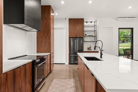 Tiny photo for 1501 E Lakeland DR, Austin, TX 78732 (MLS # 2183880)