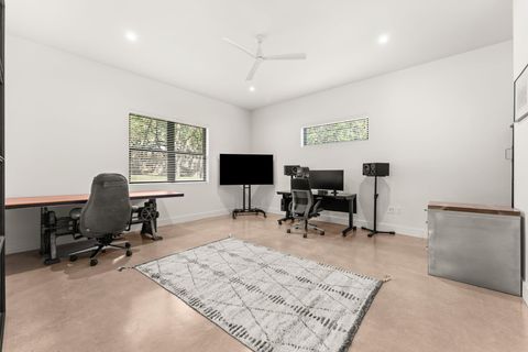 Tiny photo for 1501 E Lakeland DR, Austin, TX 78732 (MLS # 2183880)