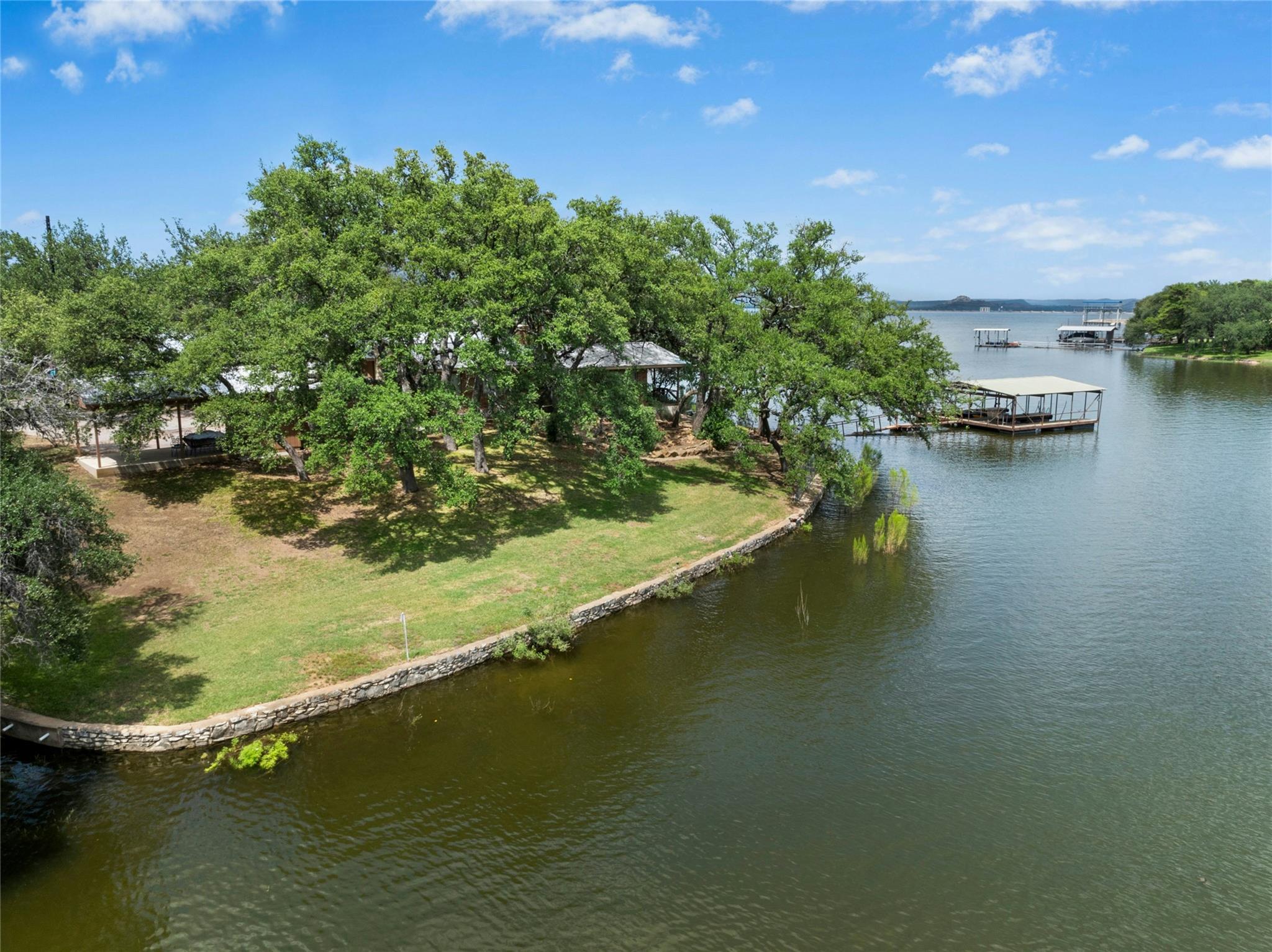 110 Island Lodges LN