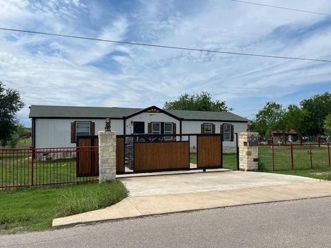 Photo of 540 El Dorado DR, Kyle, TX 78640 (MLS # 2627803)